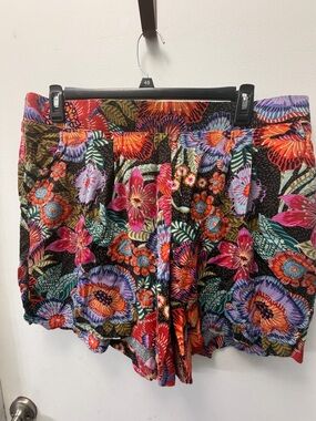 Bright Floral Print Shorts - Multicolor